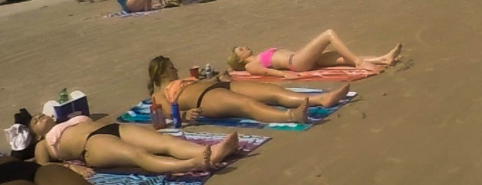 spring-break-beach-girls-f