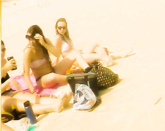 spring-break-beach-girls-m
