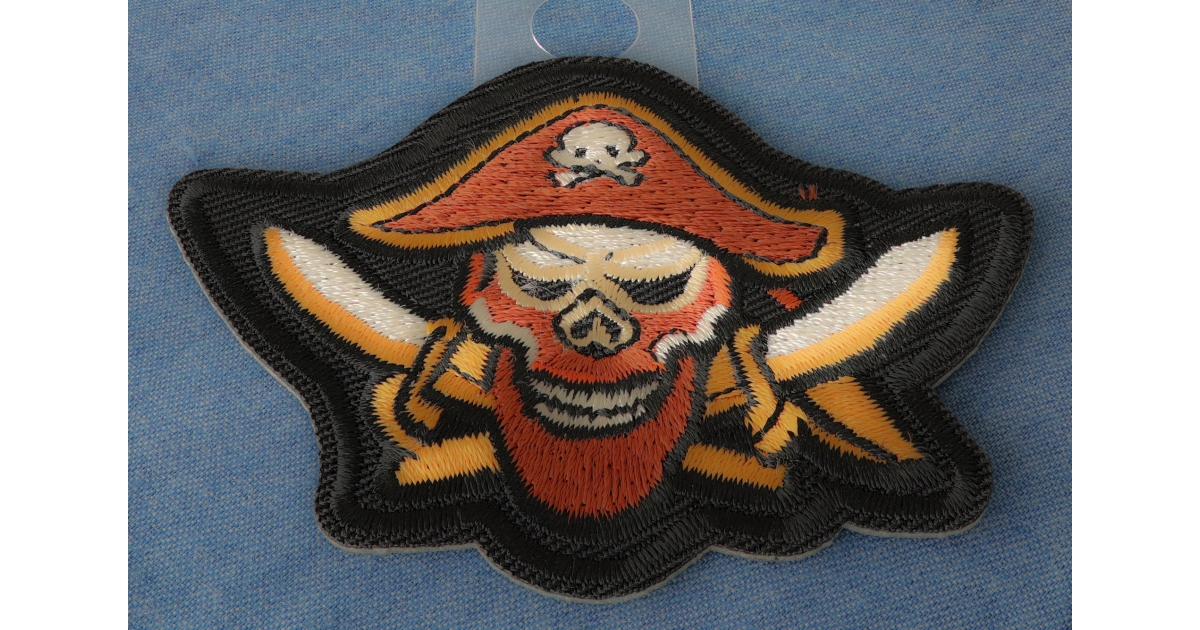 Toppa Ricamata Nave Pirata Con Teschio E Spada - 6,6x7 Cm - Da Stirare O Cucire Su Vestiti E Borse