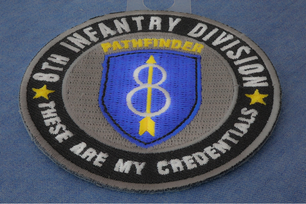 8th Infantry Division Pathfinder Patch diagonal view