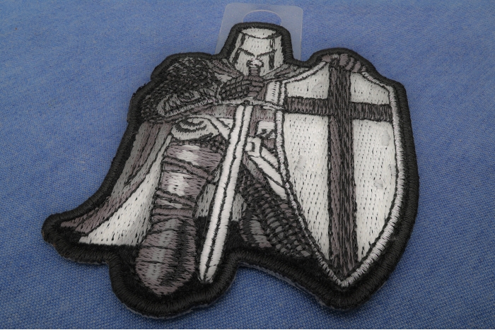 Kneeling Knight Crusader Mini Patch diagonal view
